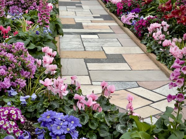 Cost of Garden Path Installation in Smyrna
